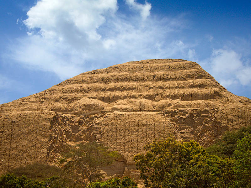 COMPLEJO ARQUEOLÓGICO DE TÚCUME LORETO PERÚ